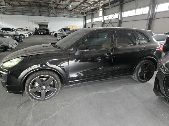 Autoturism Porsche Cayenne 2089 - redus cu 25%