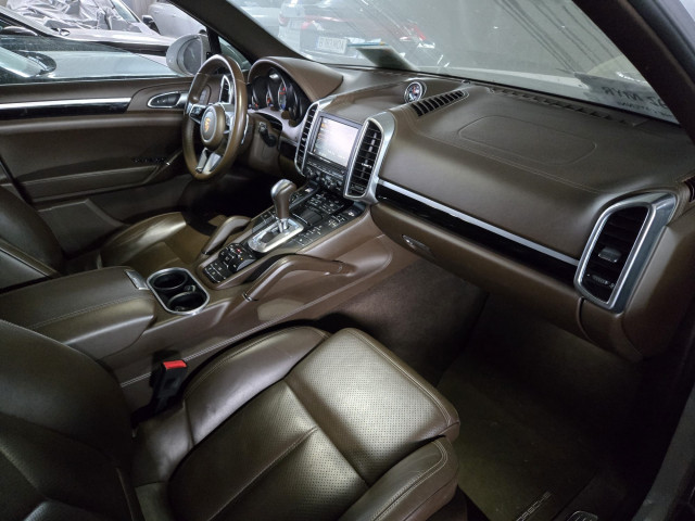 Autoturism Porsche Cayenne 5641 - redus cu 25%
