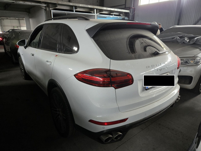 Autoturism Porsche Cayenne 5641 - redus cu 25%