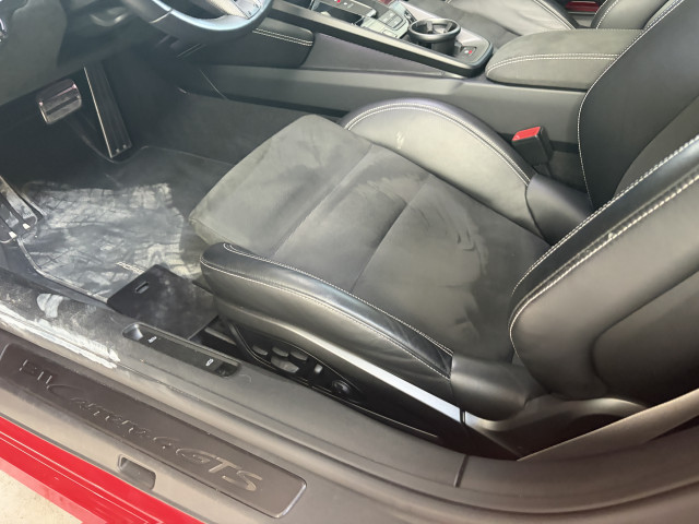 LICITATIE PORCHE 911 CARRERA 4 GTS REDUS CU 25%