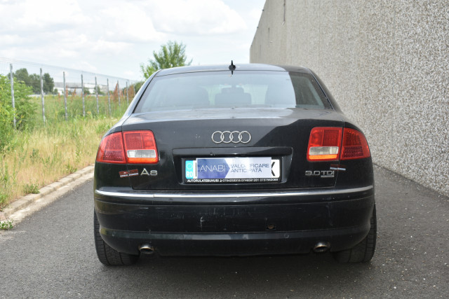 Autoturism marca AUDI A8 - redus cu 50%