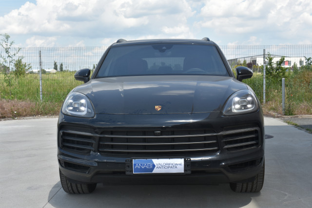 LICITATIE PORCHE CAYENNE REDUS CU 50%
