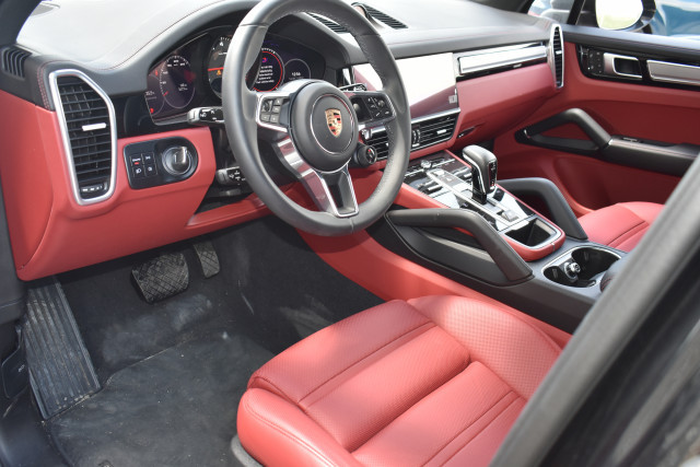 LICITATIE PORCHE CAYENNE REDUS CU 50%