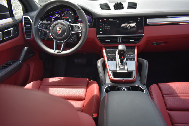 LICITATIE PORCHE CAYENNE REDUS CU 50%