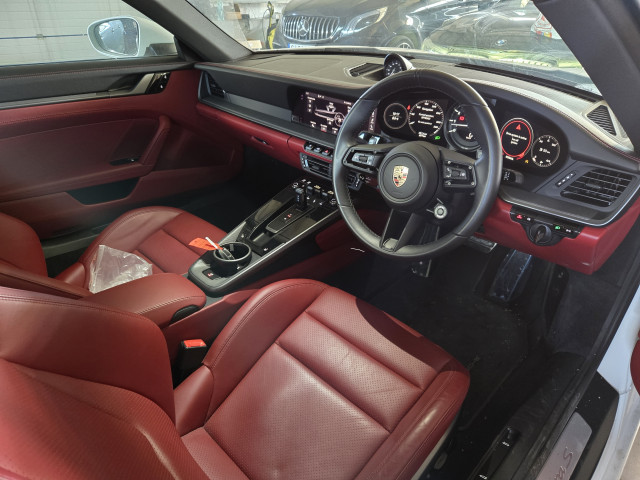 LICITAȚIE PORSCHE  911 CARERRA S  redus cu 50%