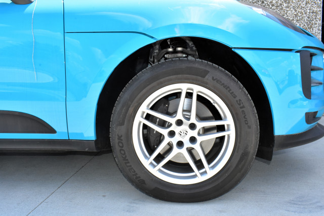 LICITATIE PORSCHE MACAN-redus cu 50%