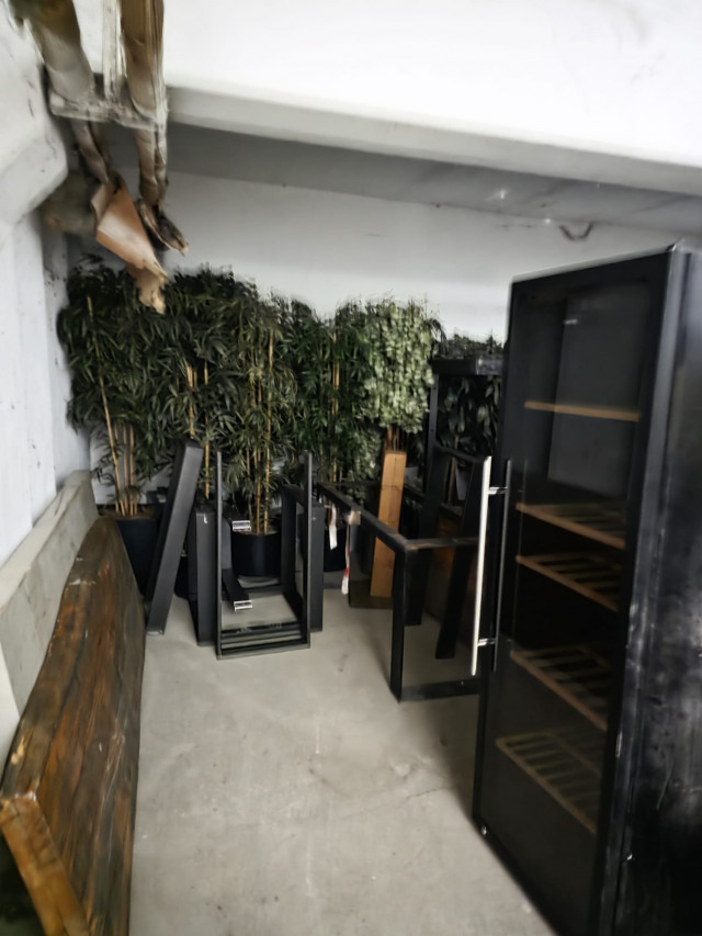 LICITATIE STOC MOBILIER SI ALTE OBIECTE CU DESTINATIE COMERCIALA  HORECA REDUS CU 50%