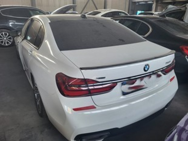 Licitație BMW 750i xDrive