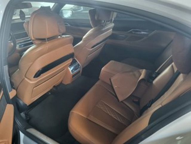 Licitație BMW 750i xDrive