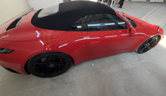 LICITATIE PORCHE 911 CARRERA 4 GTS REDUS CU 50%