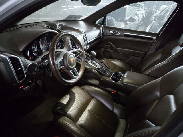 Autoturism Porsche Cayenne 5641 - redus cu 50%