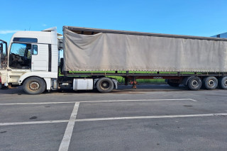 Remorcă KOGEL SN 24 (redusă cu 50%)